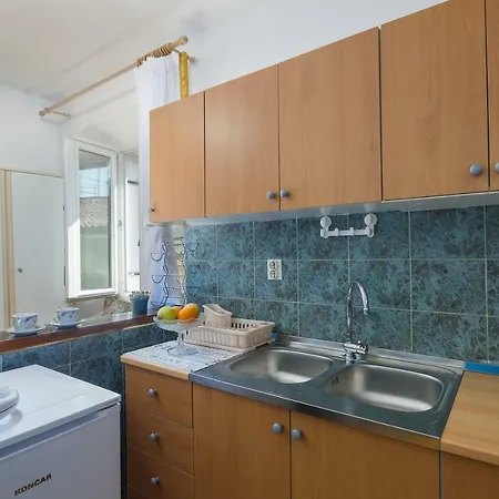 Studio Apartman Ela Pula Exterior photo
