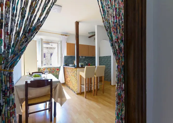 Studio Apartman Ela